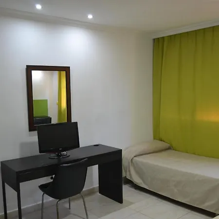 Miramar فندق La Línea de la Concepción