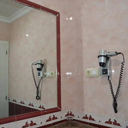 Miramar فندق La Línea de la Concepción