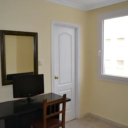 Miramar فندق La Línea de la Concepción