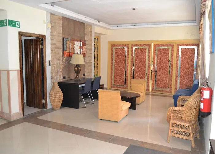 Miramar Hotel *