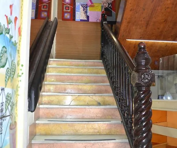 Miramar Hotel *
