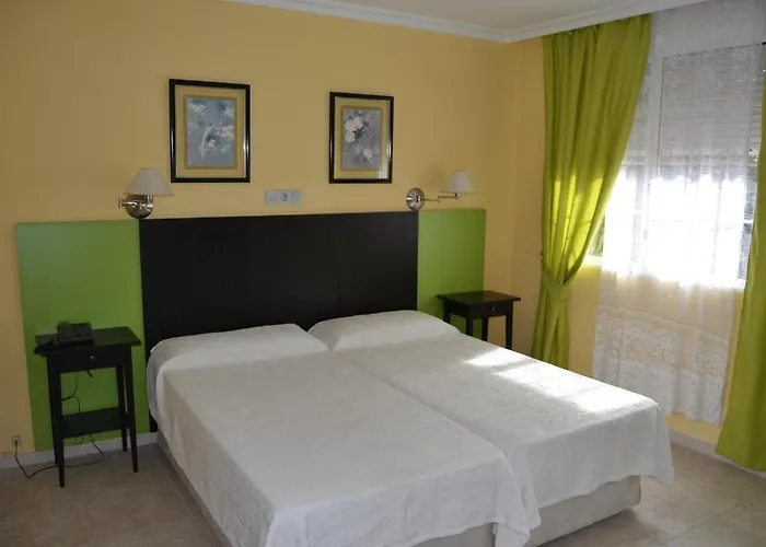 Miramar Hotel *